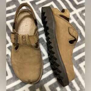 Mozo Stylish Tan Leather Sandals